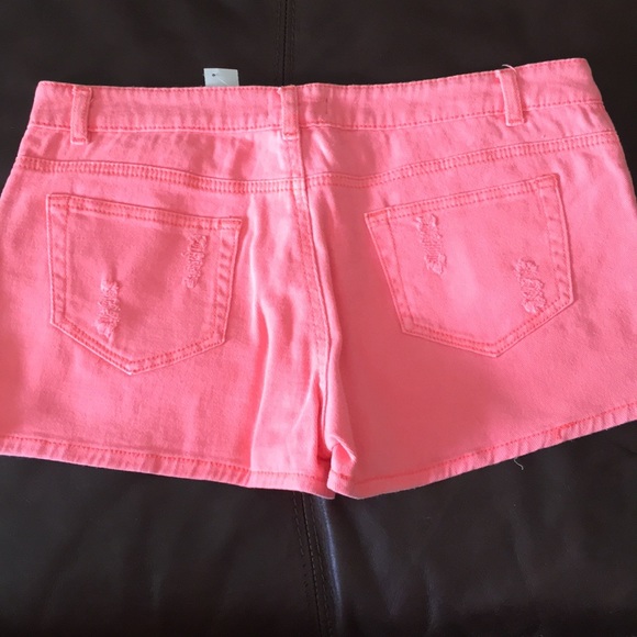 Shorts - Picture 4 of 4